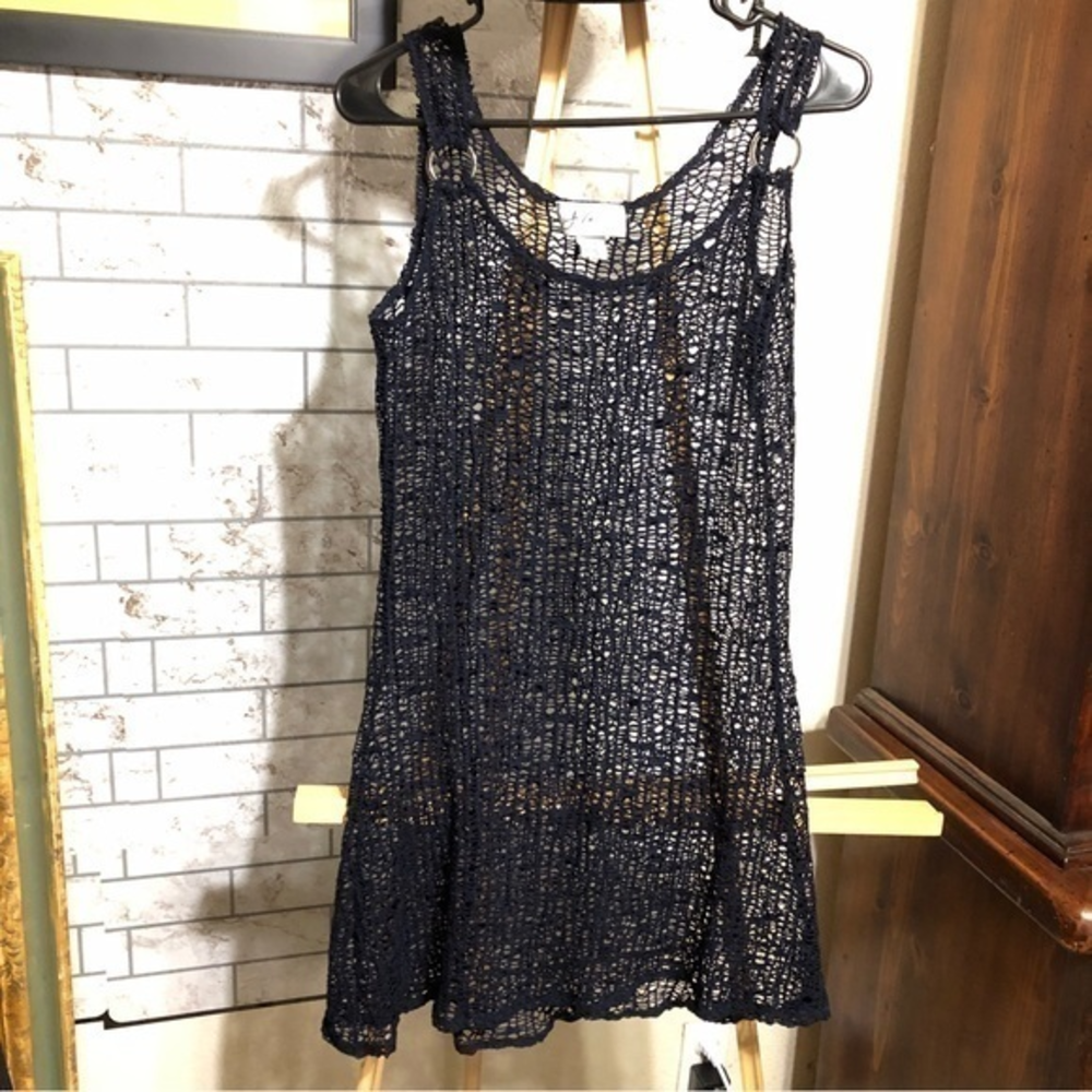 J Valdi knit sleeveless navy tunic‎